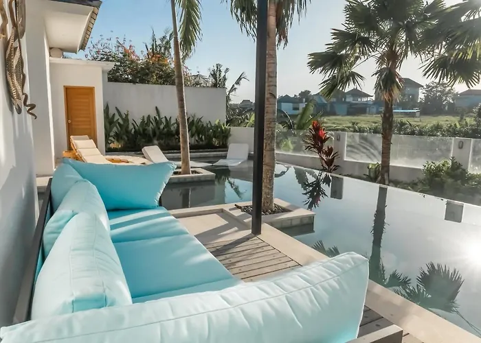 Villa Hakem Elegant And Modern 4 Bedrooms Villa Pool View