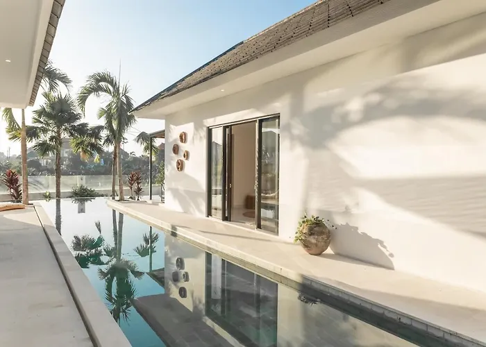 Villa Hakem Elegant And Modern 4 Bedrooms Villa Pool View