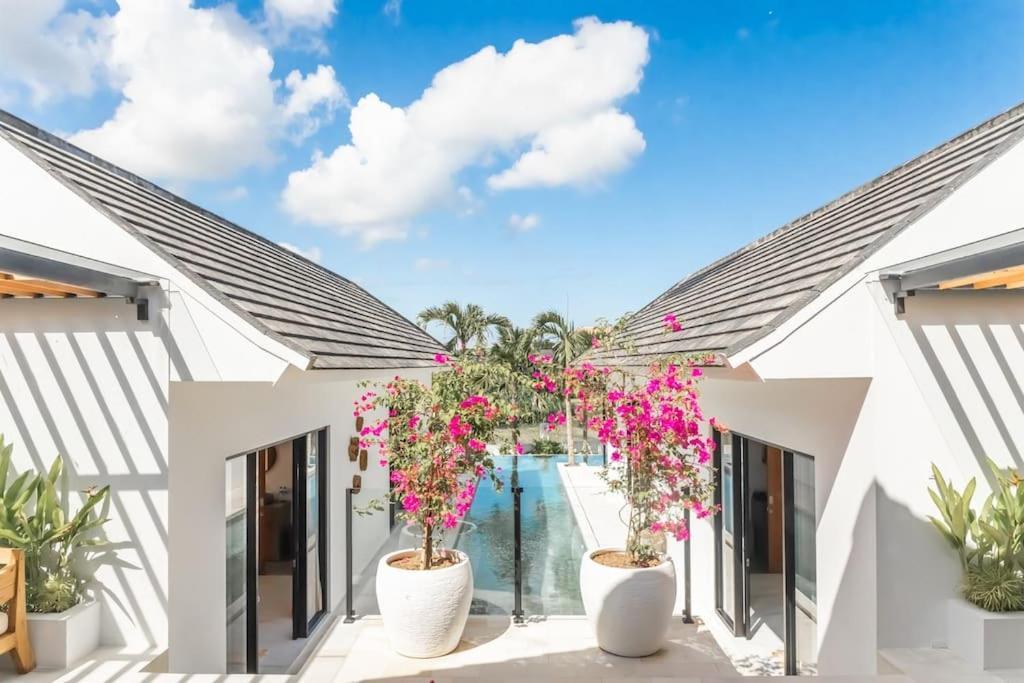 Villa Hakem Elegant And Modern 4 Bedrooms Pool View *