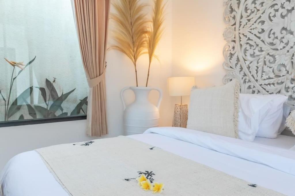 Hakem Elegant And Modern 4 Bedrooms Pool View Villa *